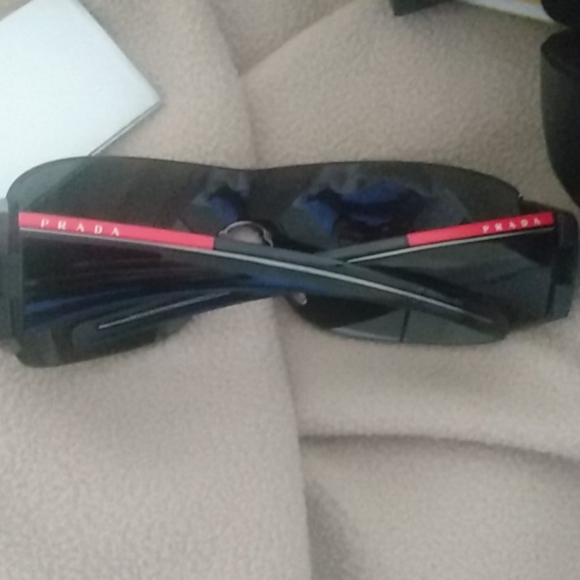 Prada sunglasses - Picture 2 of 4